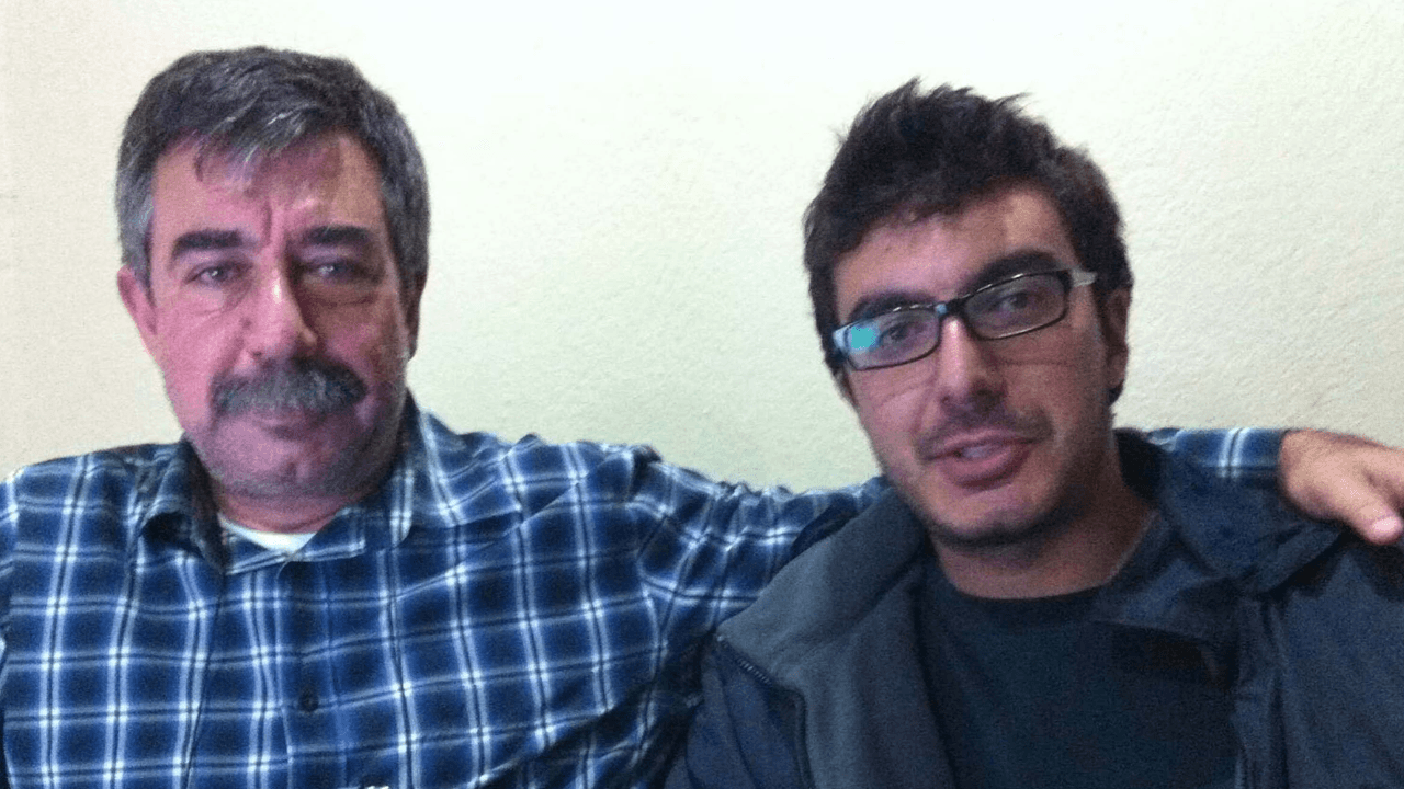Encuentran muerto a hijo de ex alcalde con cortes en muñecas y garganta