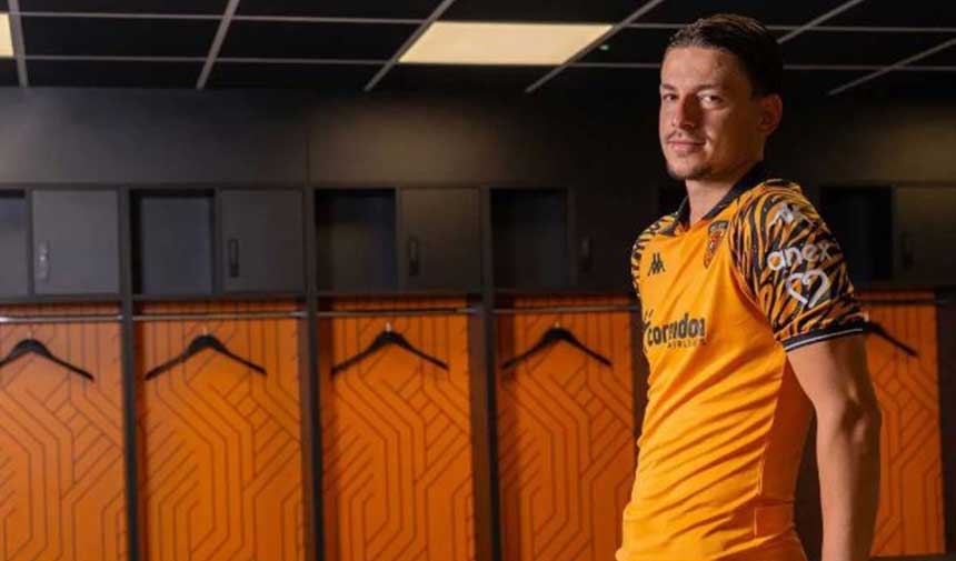 Enis Destan en el Hull City