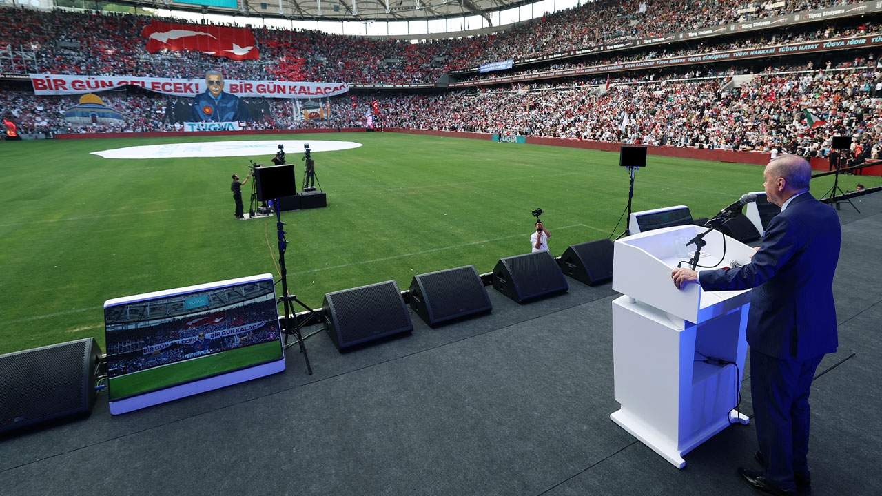 Erdoğan lobt TÜGVA: Niemand kann dich wie ein Stiefkind behandeln