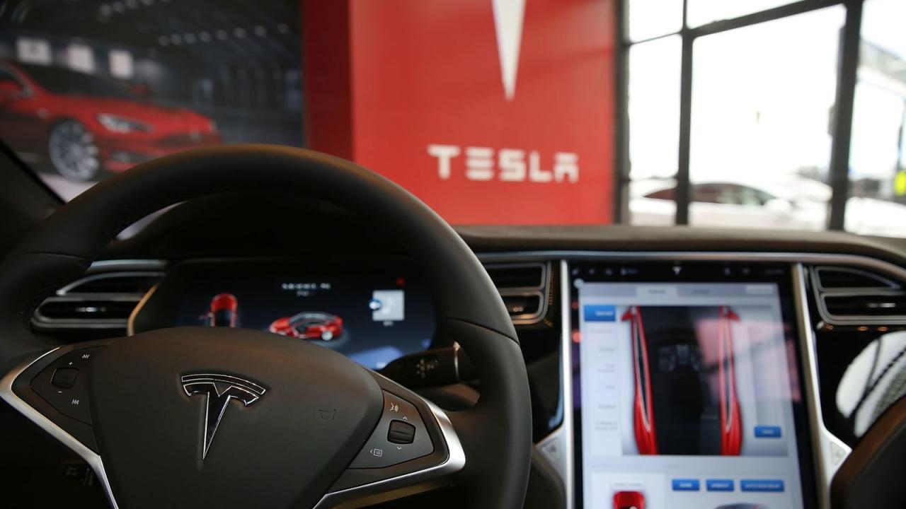 Tesla'nın piyasa değeri 1 trilyon doların altına geriledi