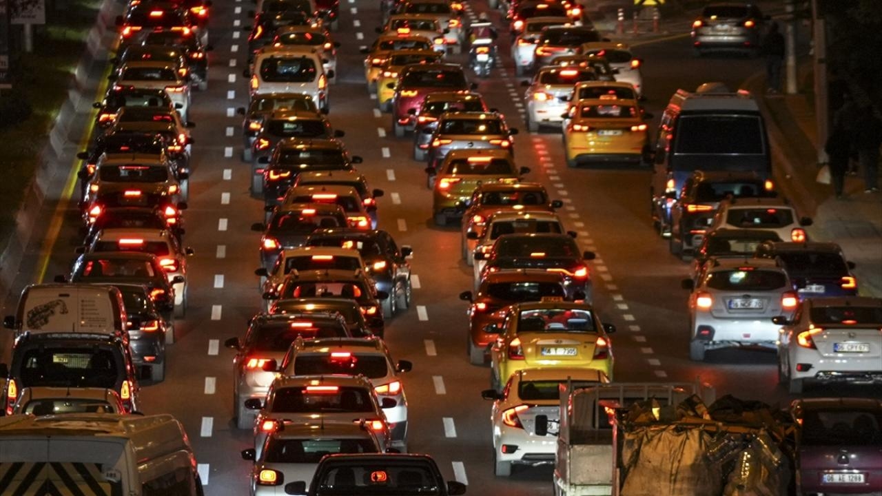 Modifiche al regolamento del traffico autostradale