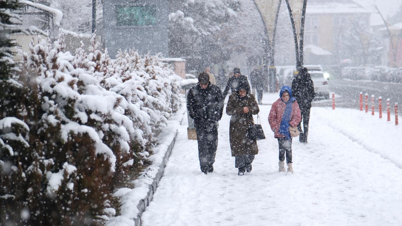 Alerte aux fortes chutes de neige dans la région orientale de la mer Noire