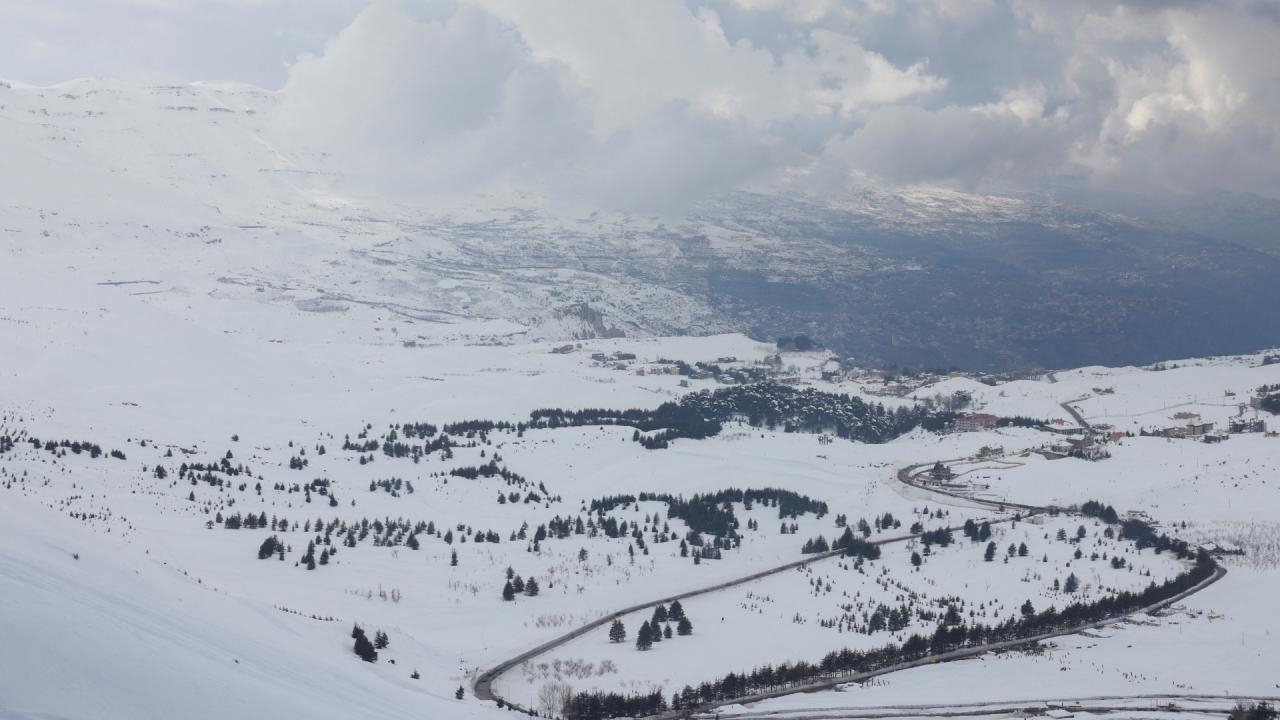 Llegan 130 personas atrapadas en la nieve en Líbano