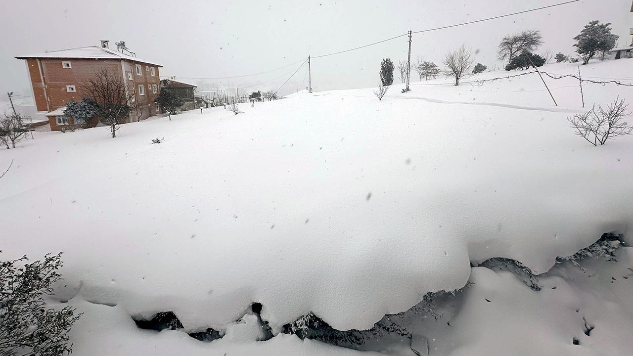 Meteoroloji'den 2 kente yoğun kar uyarısı