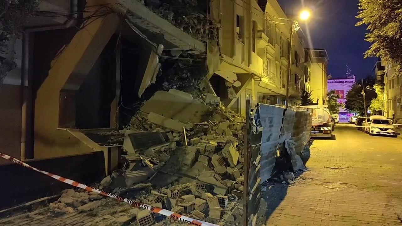 Gedeeltelijke instorting van een gebouw van zes verdiepingen in Avcılar