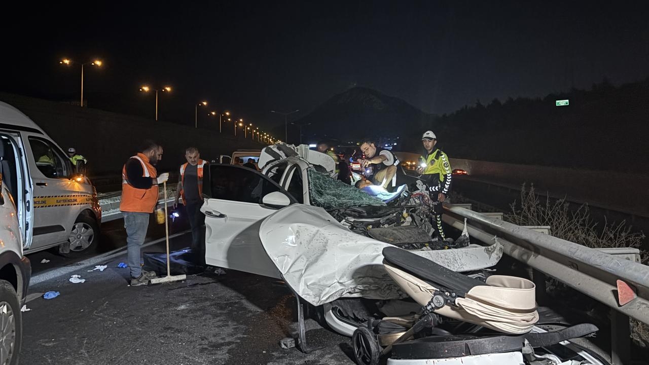 Deux voitures entrent en collision à Izmir : 2 morts, 2 blessés