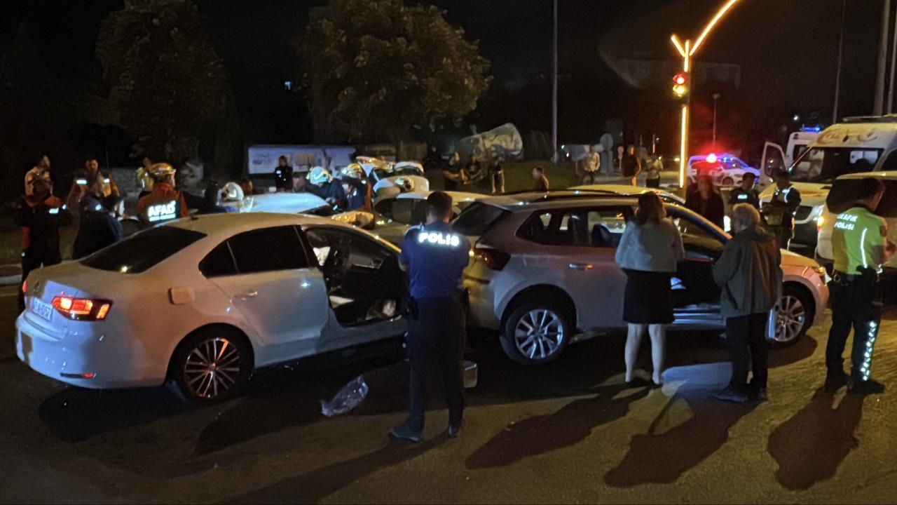 Kettingongeval in Kutahya: 4 gewonden