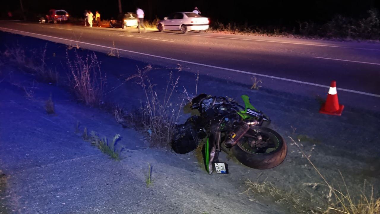 Samochód i dwa motocykle zderzyły się w Sakarya: 1 osoba nie żyje, 3 rannych