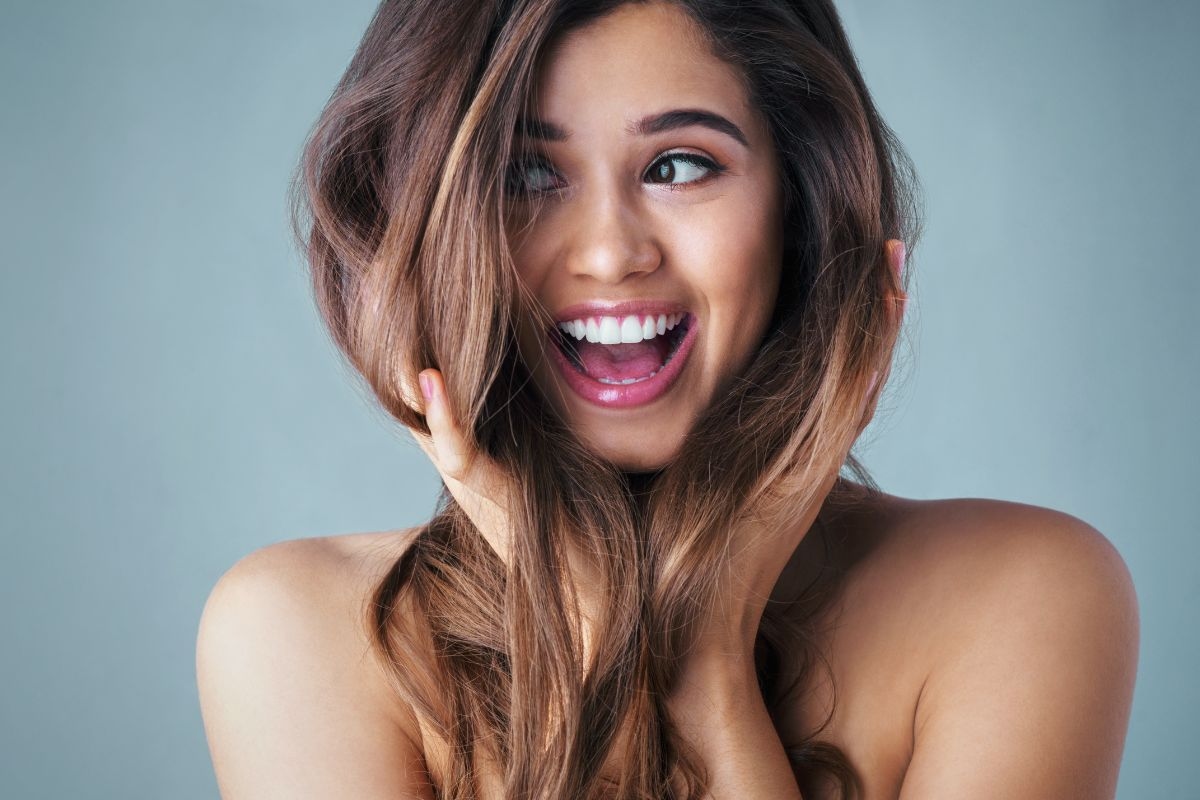 Shampoo caseiro controla oleosidade e reduz o frizz do cabelo; aprenda