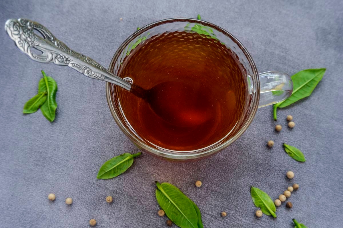 İşte göbek şişkinliğini gidermek için en iyi 3 çay; bkz.