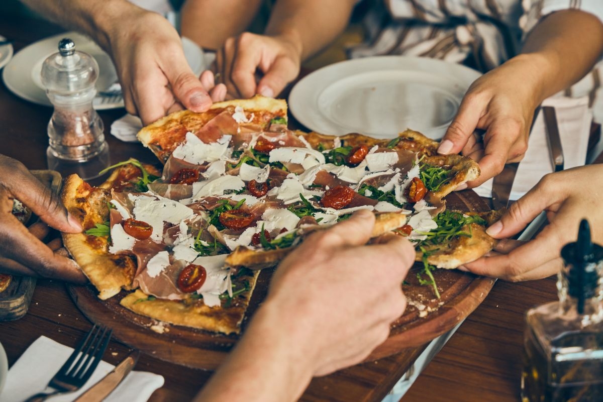 Pizzadag: Kun je pizza eten zonder aan te komen? Ontdek het