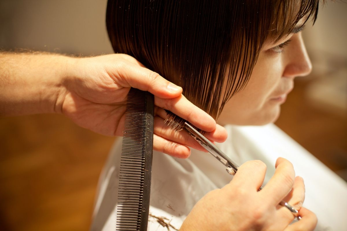 Expert reveals 3 short haircuts that are trending in 2025