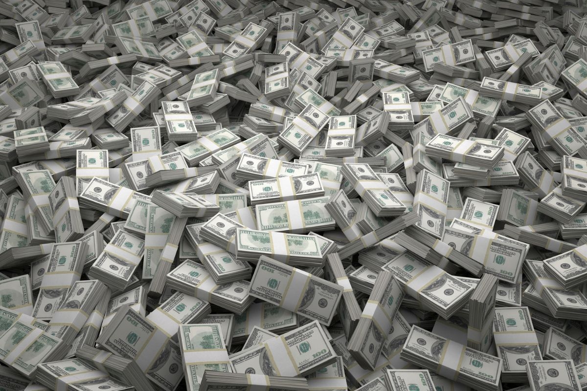 After winning a billion in the lottery, man reveals simple purchase