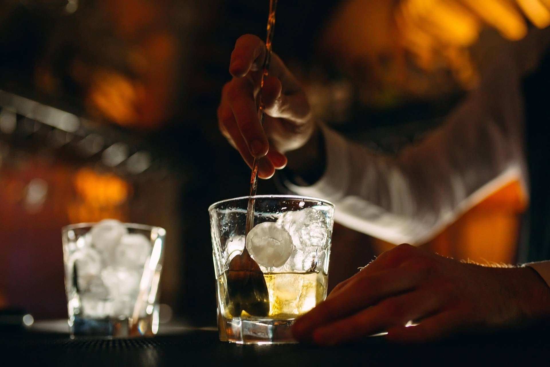 Calor: hielo y riesgo para la salud, las normas para bares, restaurantes, pubs y discotecas