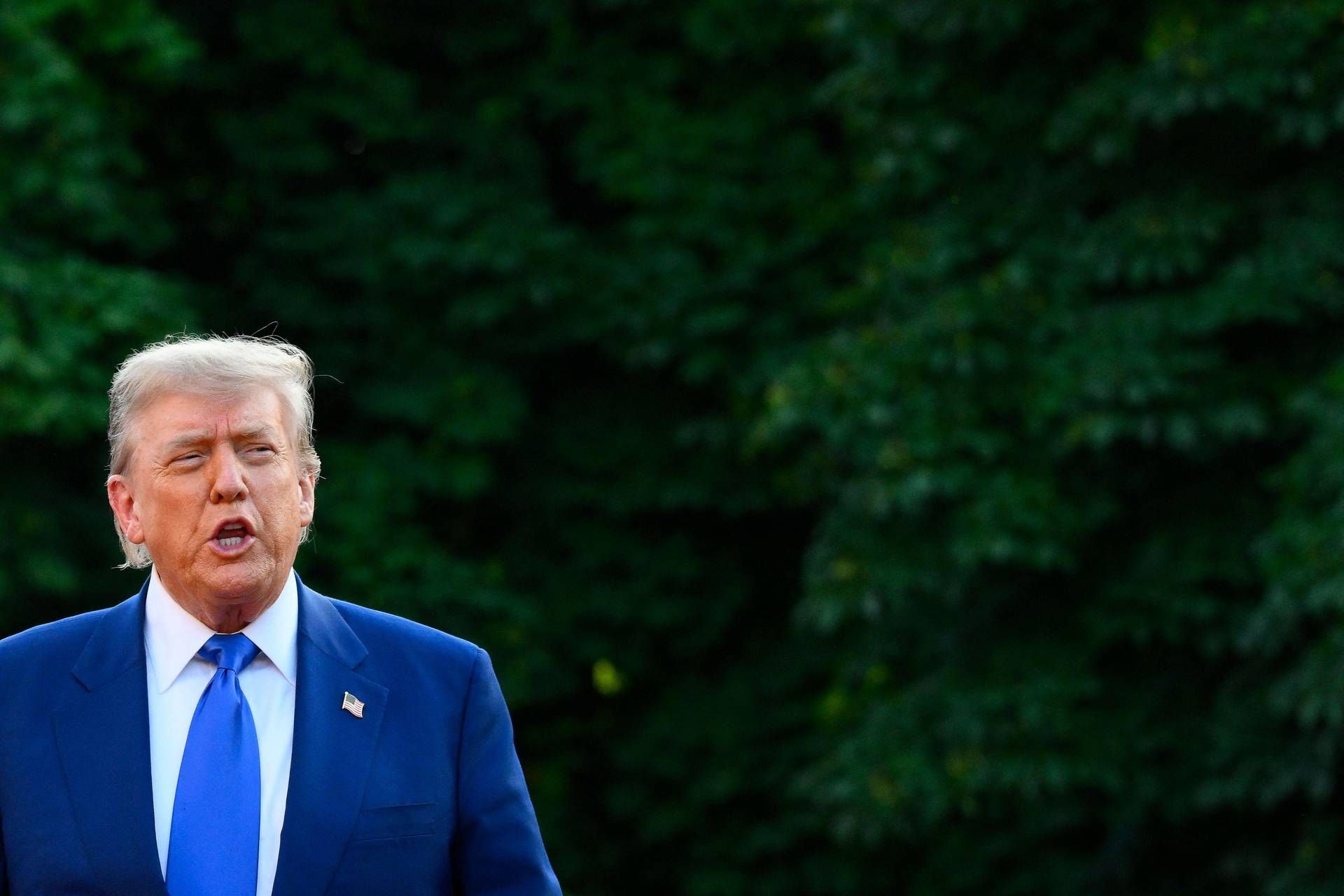 Tarifas dos EUA, Trump envia primeiras cartas hoje e ameaça: "+10% para os pró-Brics"