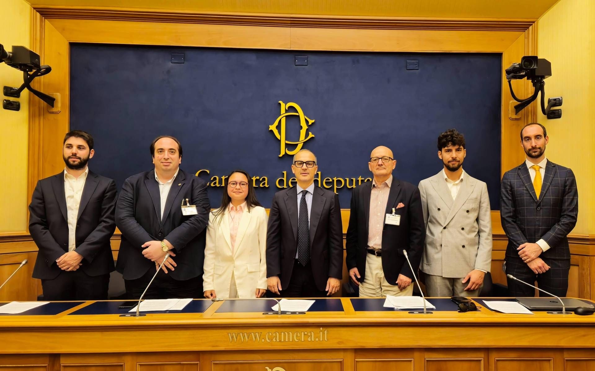 Apelo de startups italianas à Câmara: IA é o futuro, não burocracia, pede-se fim à Lei da IA