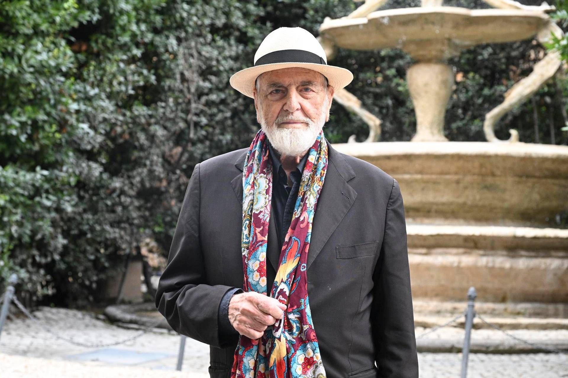 ManiGreen brings Michelangelo Pistoletto's Third Paradise to the Mole Adriana park.