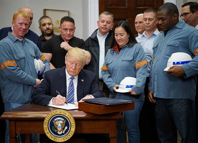 Dazi Usa, Europa sotto scacco tra incertezza e ricatti: ecco come salvarsi dalla guerra commerciale innescata da Trump