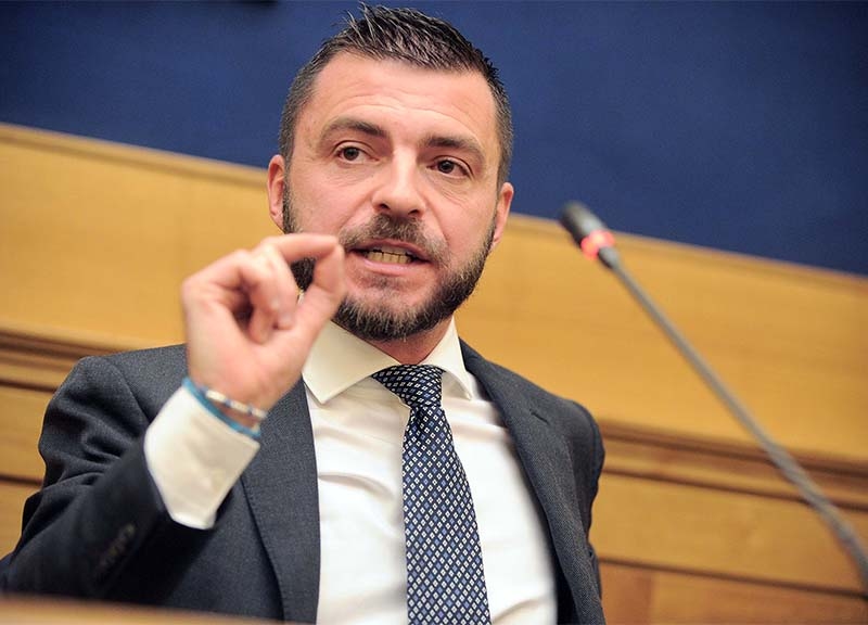 Работа, FdI: «Предложение Лиги? Государство не повышает зарплаты, и нет возвращению клеток заработной платы, концепции, которая давно устарела»