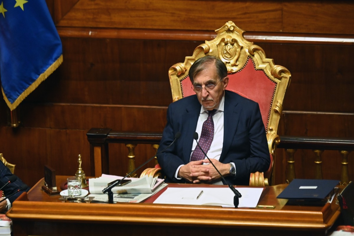 Liga dos Campeões, final do Inter-Psg em Mônaco: a "procissão" de parlamentares negros e azuis de La Russa por um ingresso