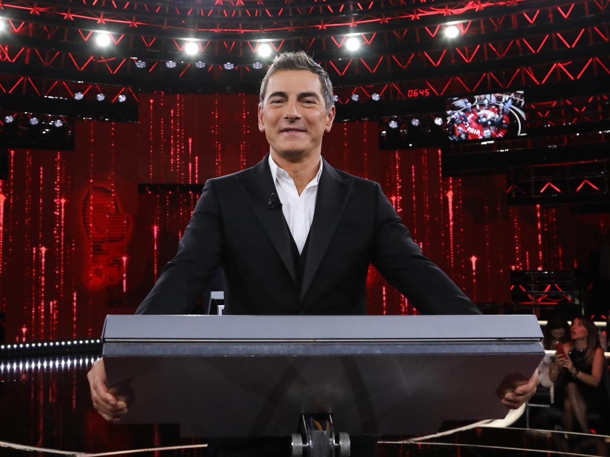 Ascolti tv, l'Inter vince la partita e la serata su Canale 5. Ma Chi può batterci tiene e vola al 21% di share