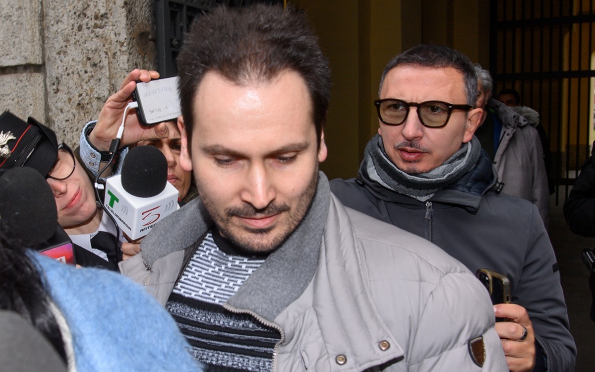Garlasco et les carabiniers fouillent la maison d'Andrea Sempio