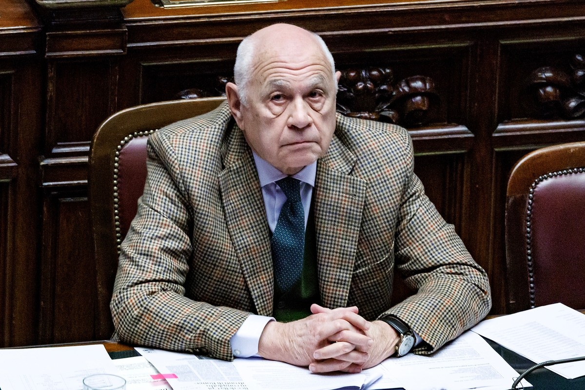 Tempête sur Nordio : « Réfugiez-vous dans les églises ». Tous les doutes du ministre sur le bracelet électronique