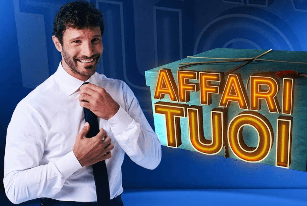 Телевизионные рейтинги «De Martino-Affari Tuoi» уничтожают «Пару» (которая вот-вот закроется). Гиены и какая погода? Они падают.