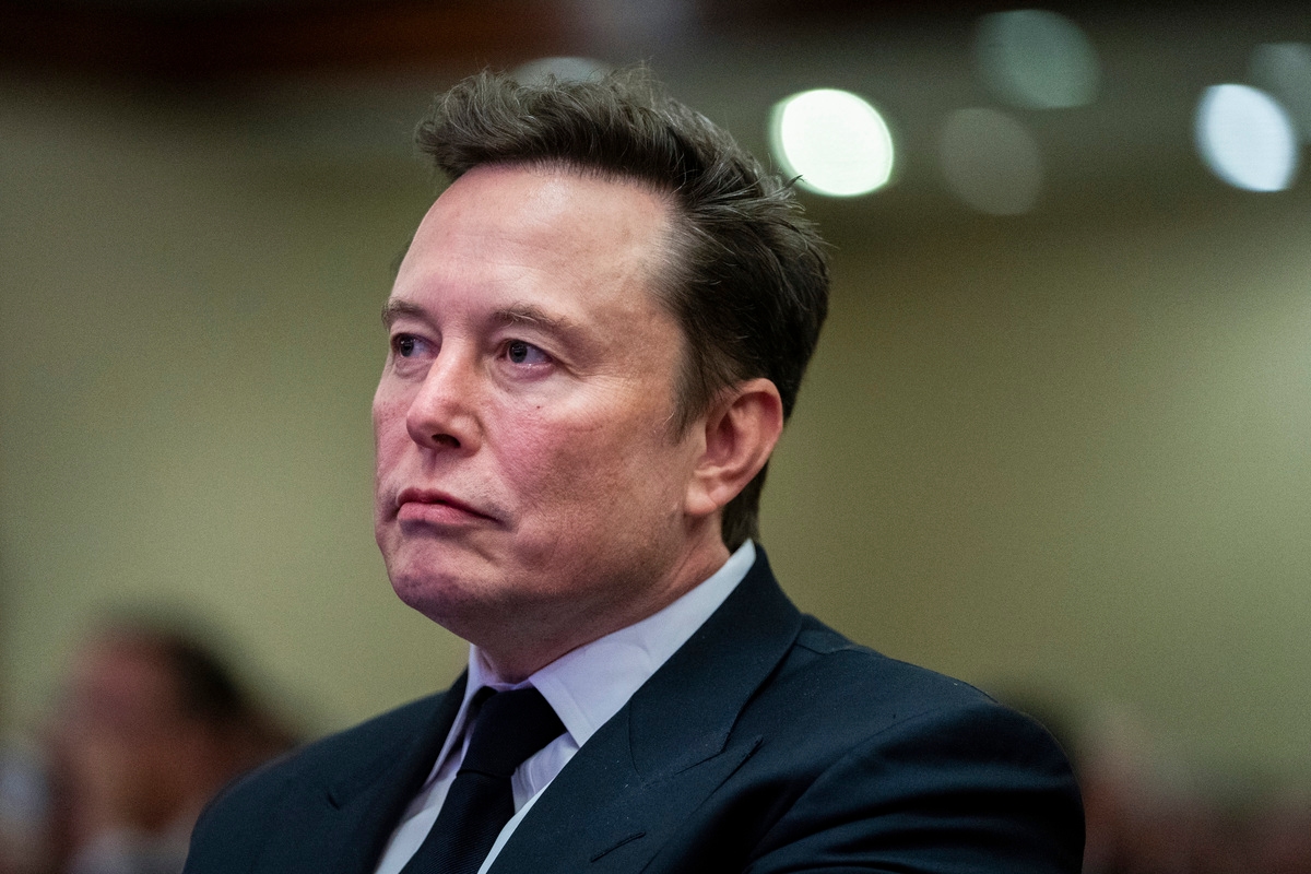 Elon Musk verliert sein magisches Händchen, X flieht, Tesla-Neuzulassungen brechen ein. Die Zahlen sprechen für sich.