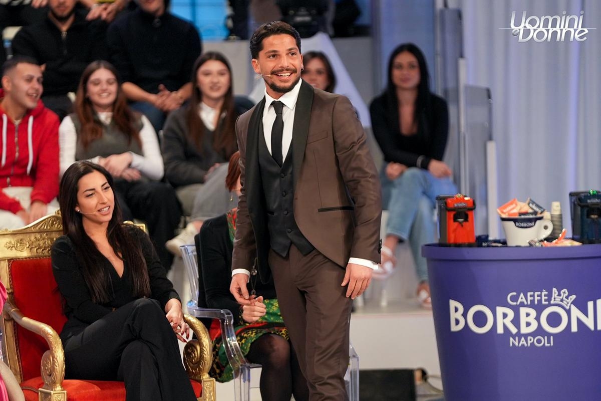 Homens e mulheres, Maria De Filippi é a estrela: a escolha de Gianmarco chega ao horário nobre no Canal 5. Rumor