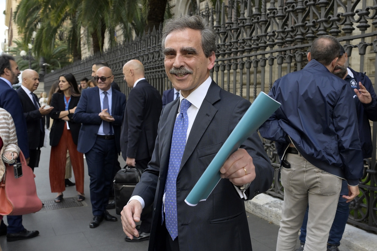 Mps, utile scende a 892 mln nel primo semestre. Ops su Mediobanca? Obiettivo "è creare nuova forza competitiva leader in settore"
