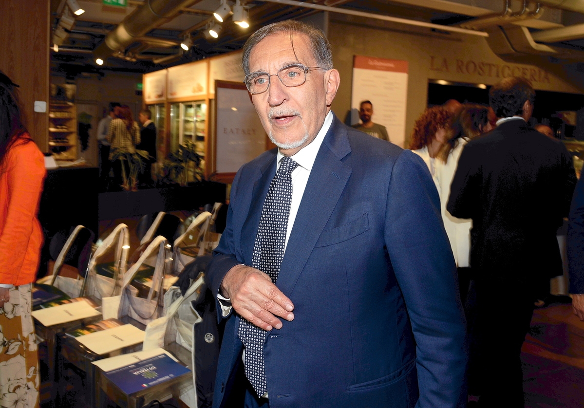 Scontro sul Referendum, La Russa: "Chiederò alla gente di non votare". Insorgono le opposizioni