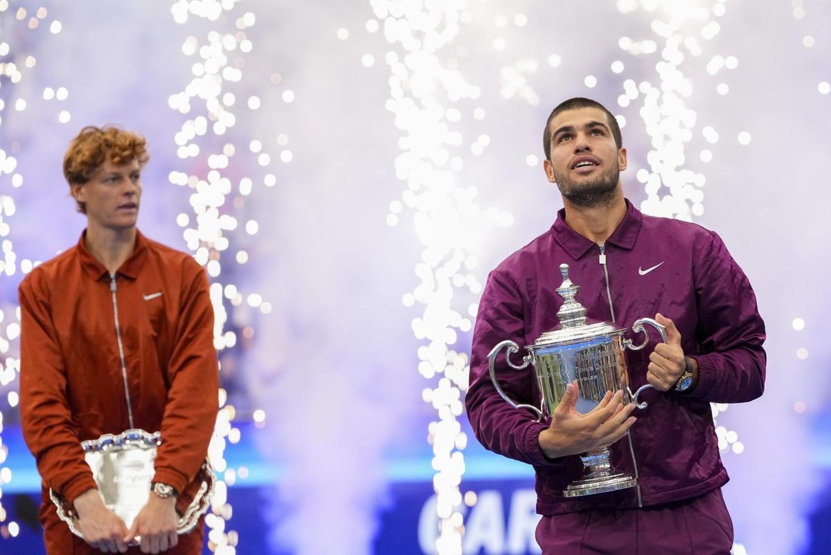 US Open, Alcaraz arrebata o título e a primeira posição de Sinner, o italiano eliminado em quatro sets - "Eu não poderia ter feito mais. Eu era previsível."
