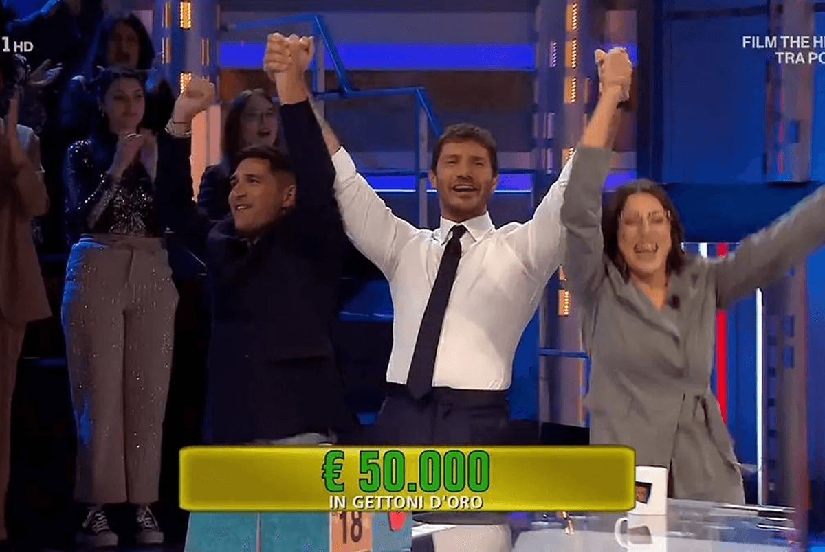 Rai1 - Affari tuoi, partida antecipada para Stefano De Martino? (Nos bastidores)