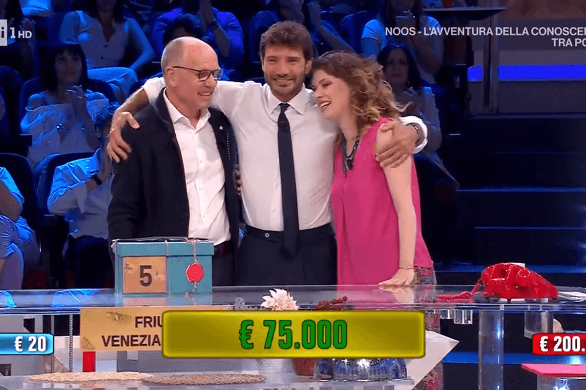 Affari Tuoi, Federica discute com o pai por 75 mil euros: "Deixe-me decidir!"