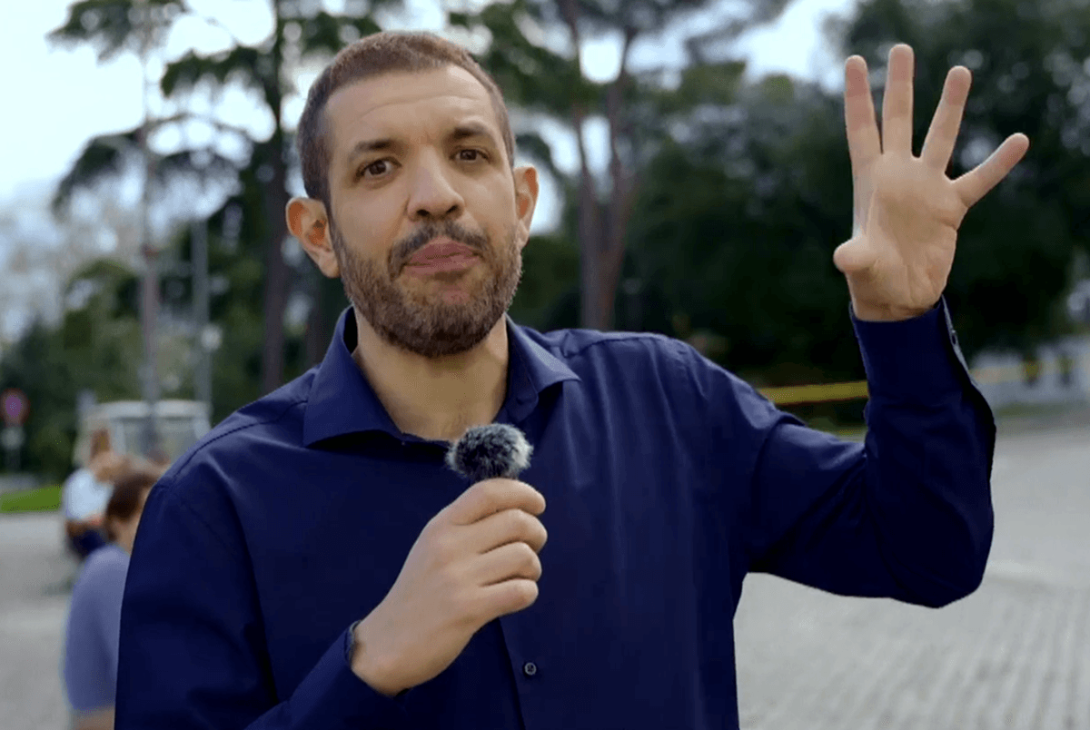 In & Out - Niente di serio, Francesco De Carlo presenta la puntata di “Benvenuti in Italia” - Video