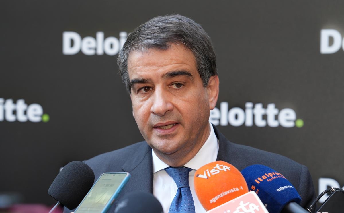 UE: Fitto, 'um grande mercado que precisa ser fortalecido, a palavra-chave é flexibilidade' - Deveres? 'Otimista em relação às negociações com os EUA. Von der Leyen disse que...' - Vídeos do Affaritaliani.it