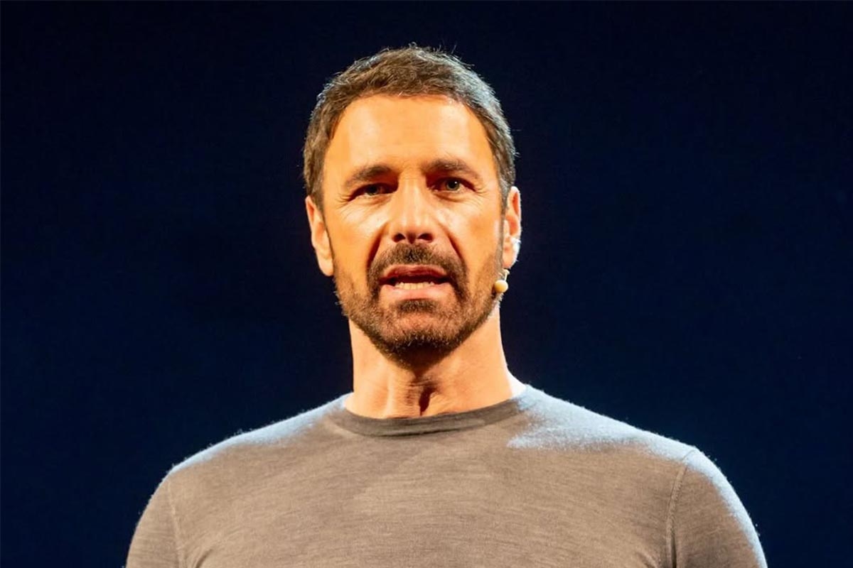 Raoul Bova vince il primo match contro Corona: il Garante e Google oscurano i canali social di “Falsissimo” e i contenuti che hanno violato la privacy dell’attore