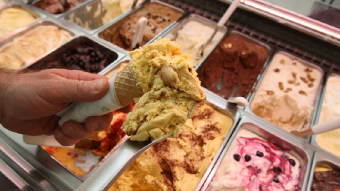 O consumo de sorvete está aumentando com o calor, mas os preços devem subir 30% em 2021.