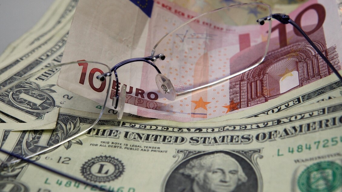 El euro sube a 1,1324 dólares