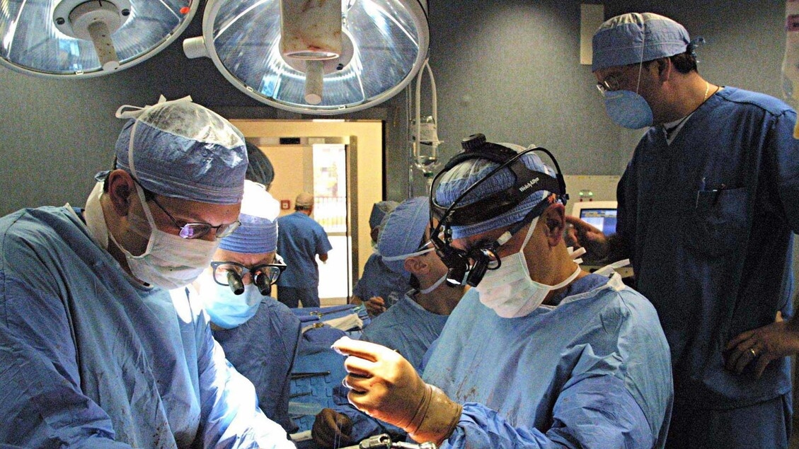 Transplants: 77-Year-Old Mother Donates Kidney to Daughter