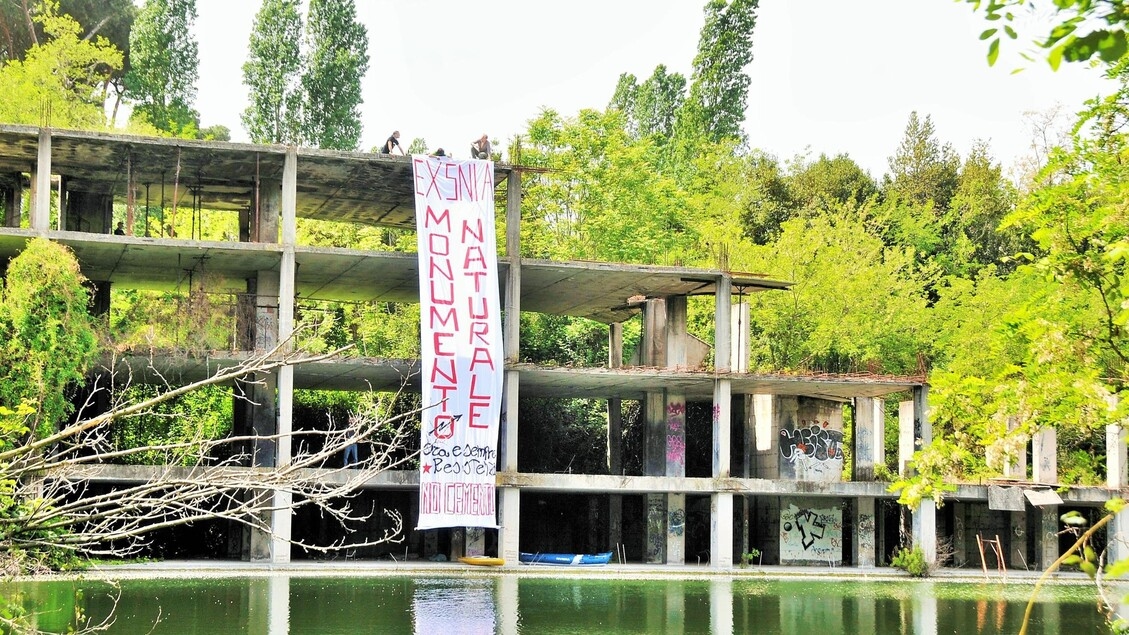 Le lac Bullicante ex Snia de Rome à la Biennale de Venise