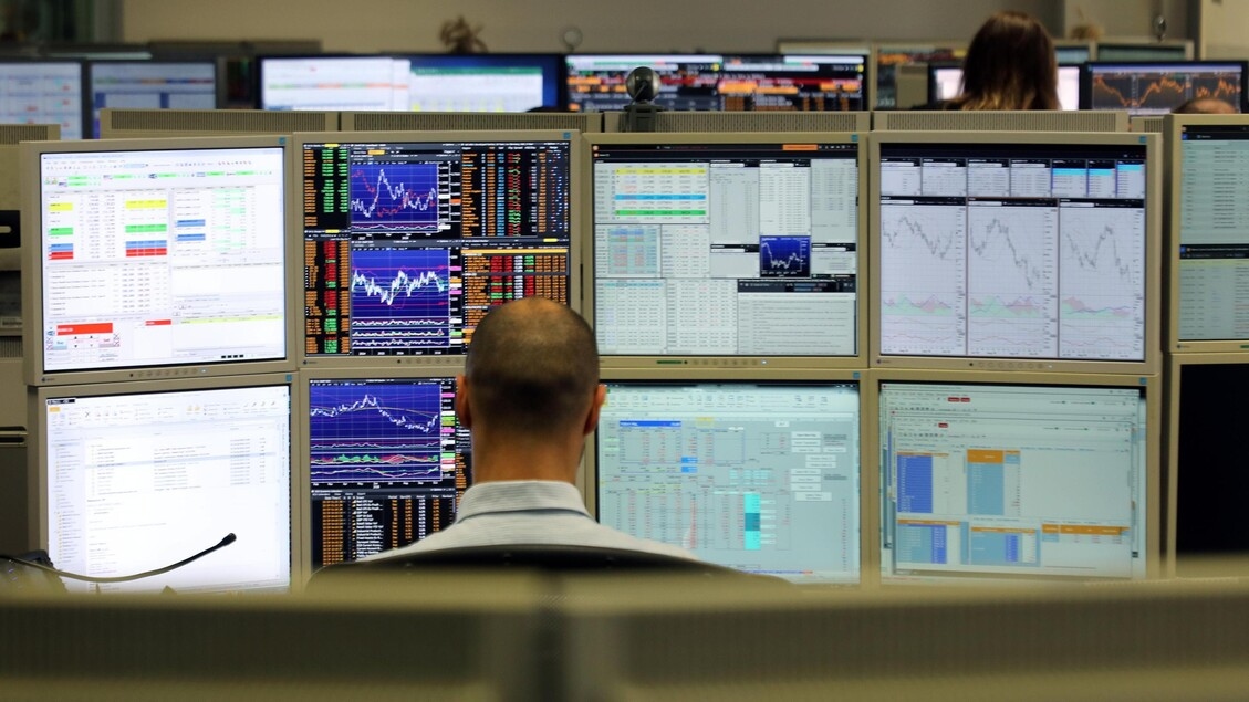El diferencial entre el BTP y el Bund sube a 80 puntos al inicio