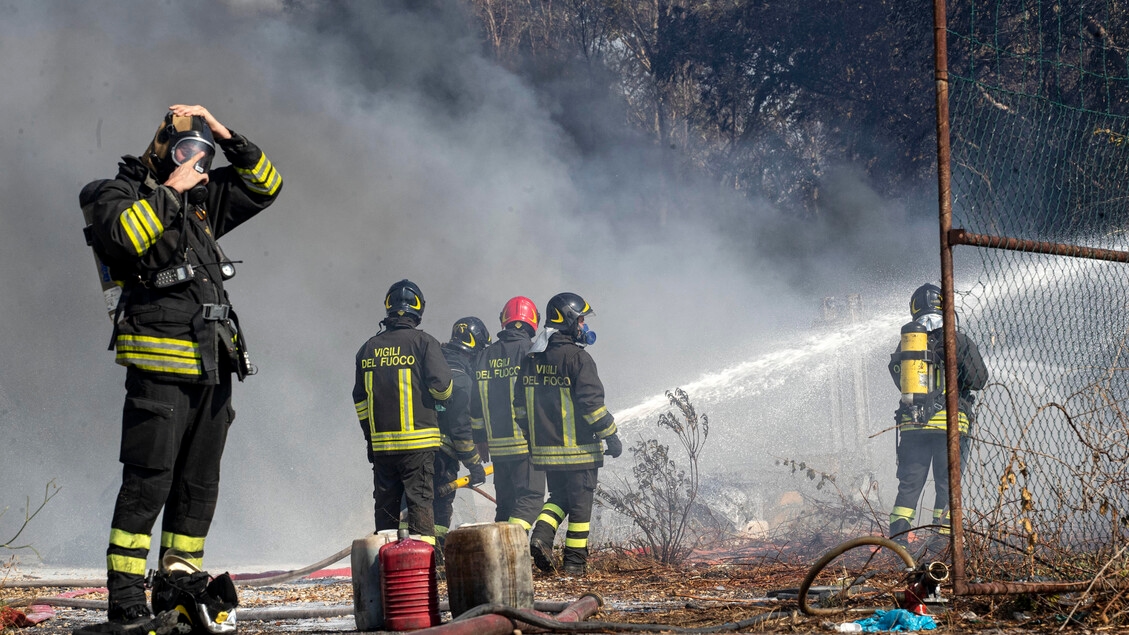 Na de brand van gisteren rijden er weer treinen op de lijn Rome-Pisa.