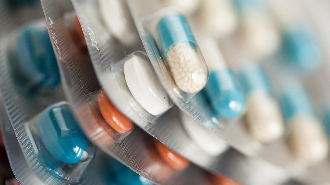 DSÖ, Covid'e karşı antibiyotik kullanımını bir önlem olarak önermiyor