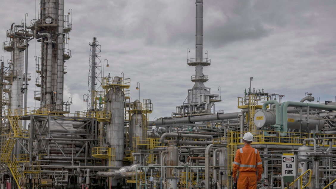 O petróleo está subindo, a US$ 66,88 o barril (+0,47%)