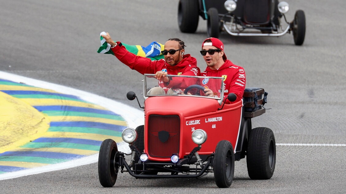 Formel 1: Elkann fordert die Ferrari-Fahrer auf, sich auf das Fahren zu konzentrieren und weniger zu reden.