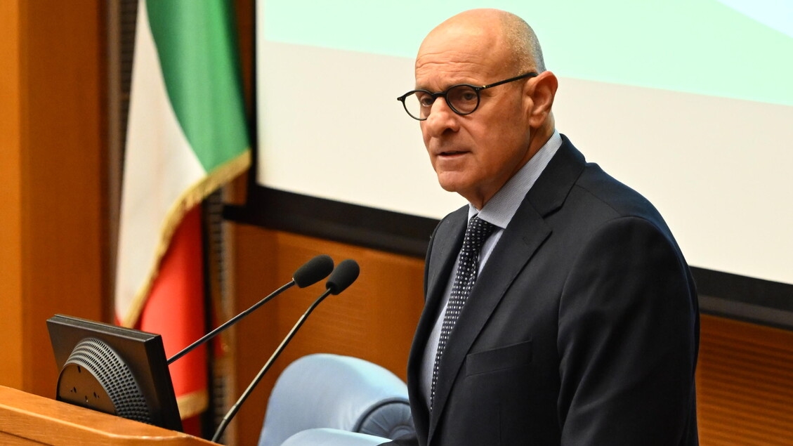 'Via Nazionale becomes Via della Costituzione', controversy in Rome