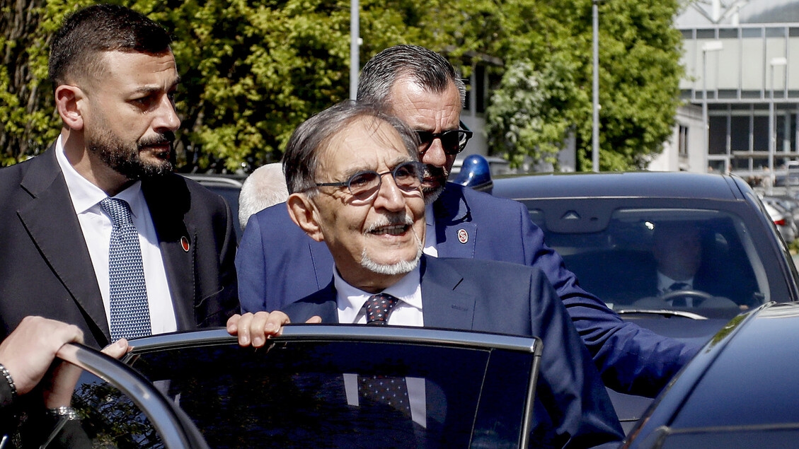 La Russa, in Budapest auch eine Blume für die Opfer des Kommunismus?