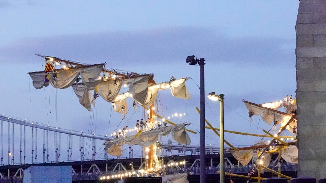 Two Dead in Ship Crash on Brooklyn Bridge
